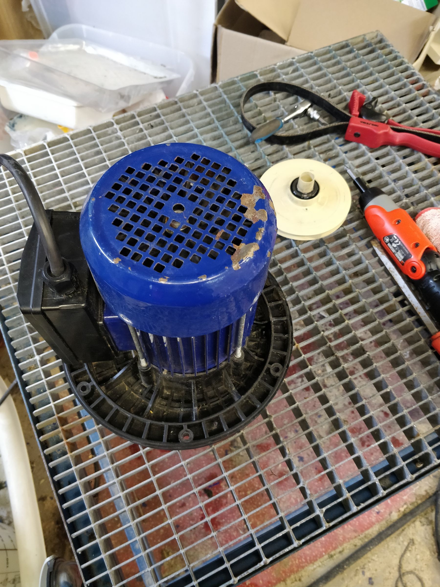 Restoring Seized Pool Water Pump (with Pictures) 10 Steps Instructables