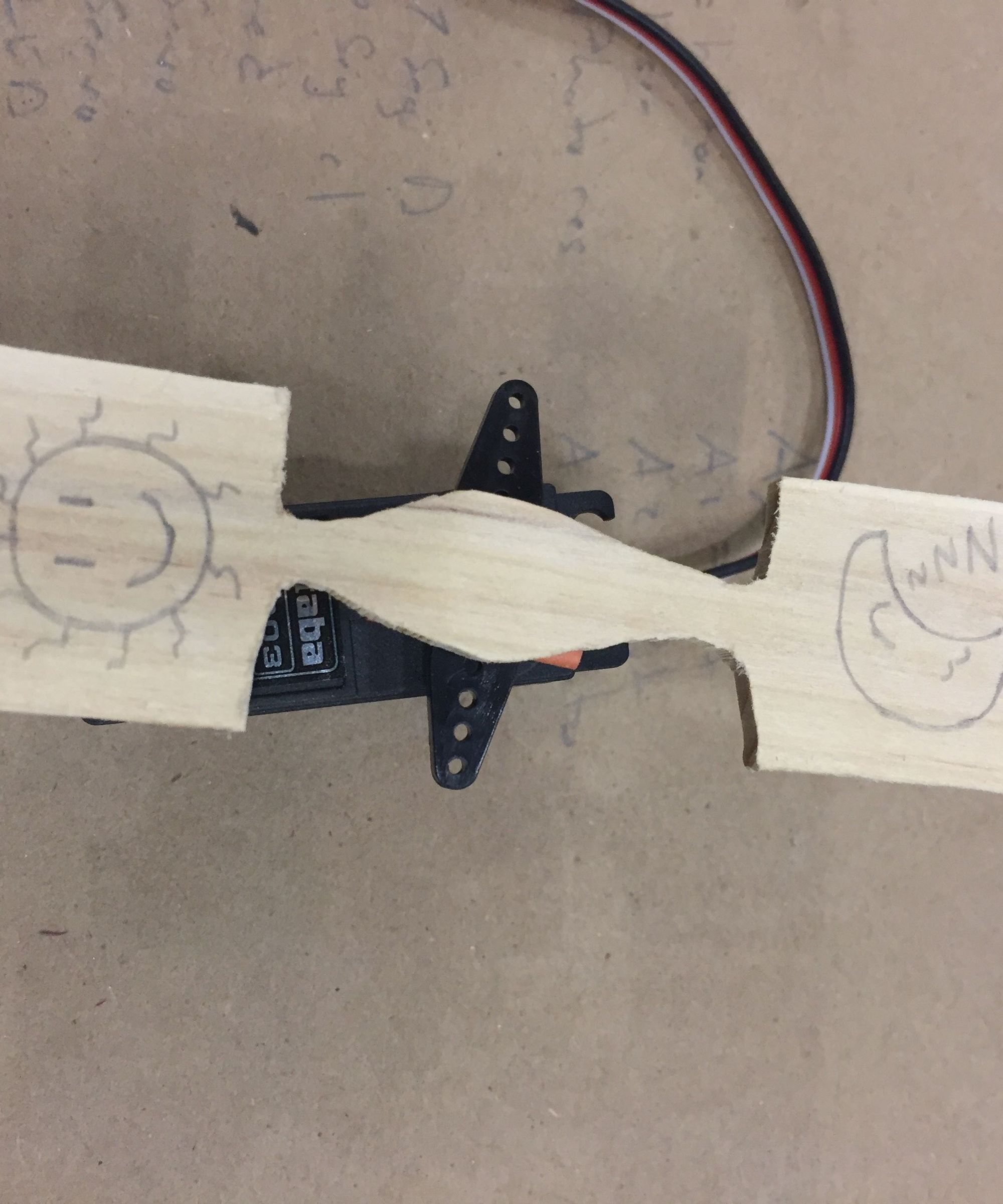 Arduino Sun Sensing Servo