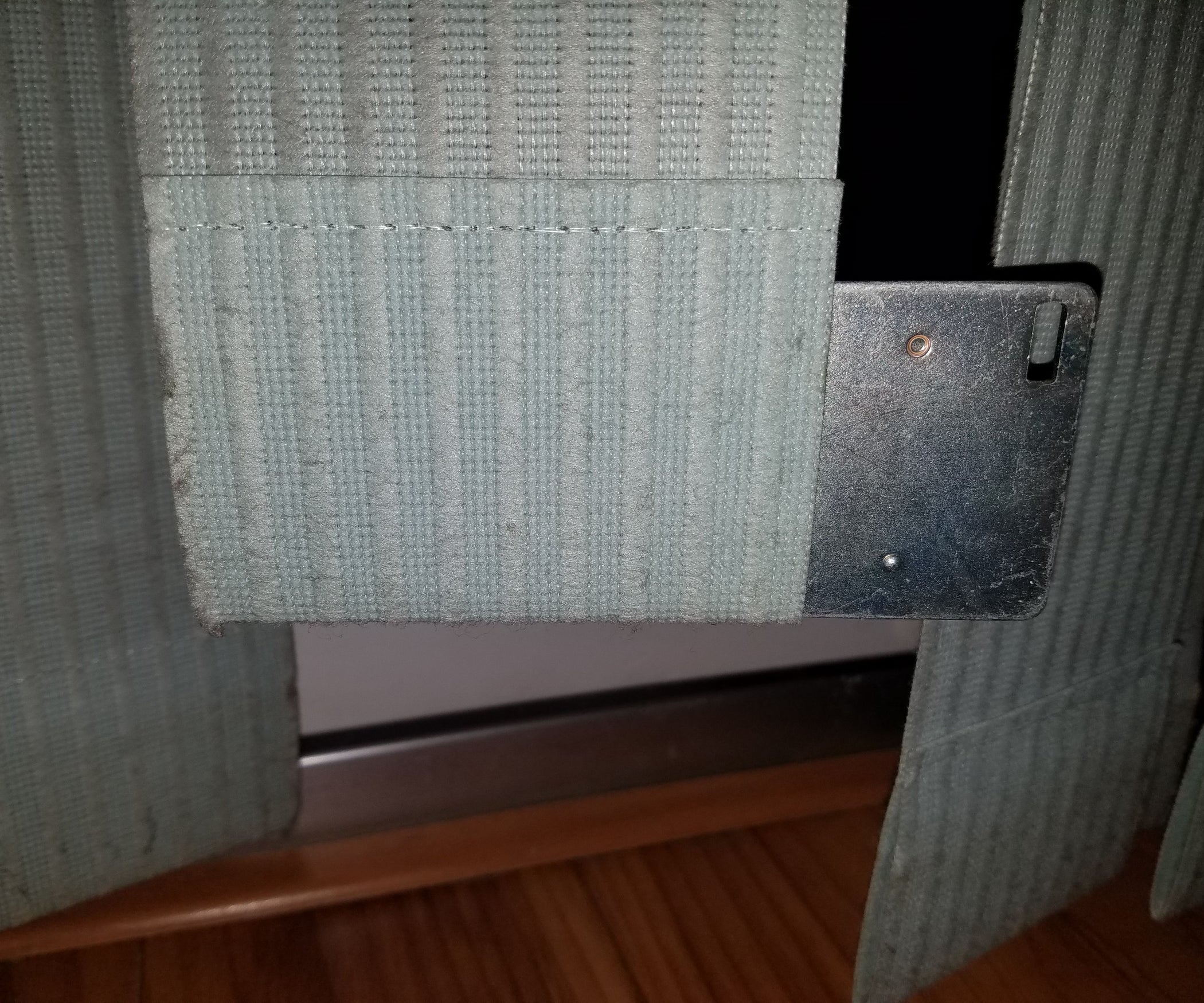 Secure Weights in Vertical Blinds 4 Steps Instructables