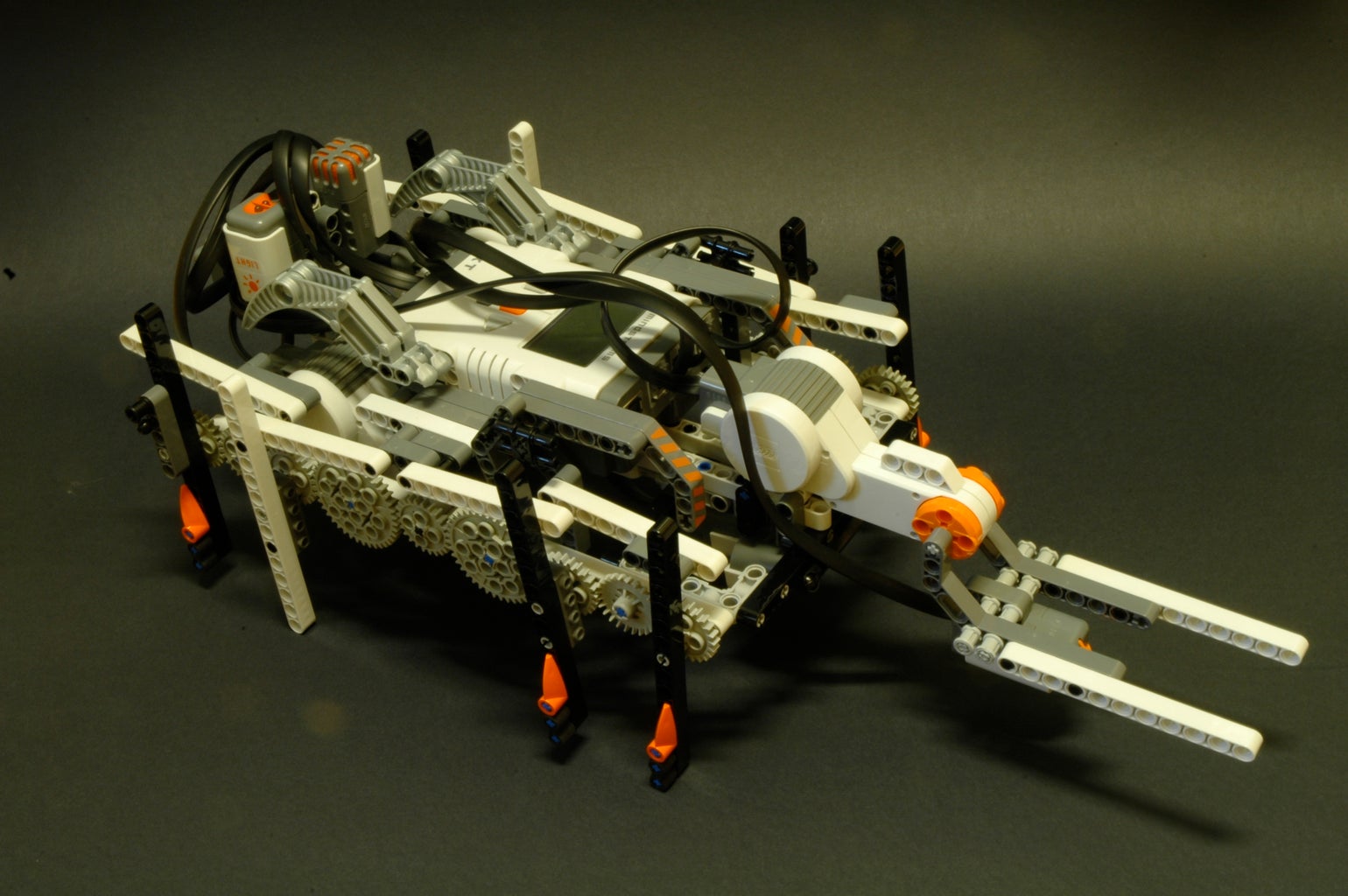 How to Build a Lego Mindstorms NXT OCTOPOD Robot?