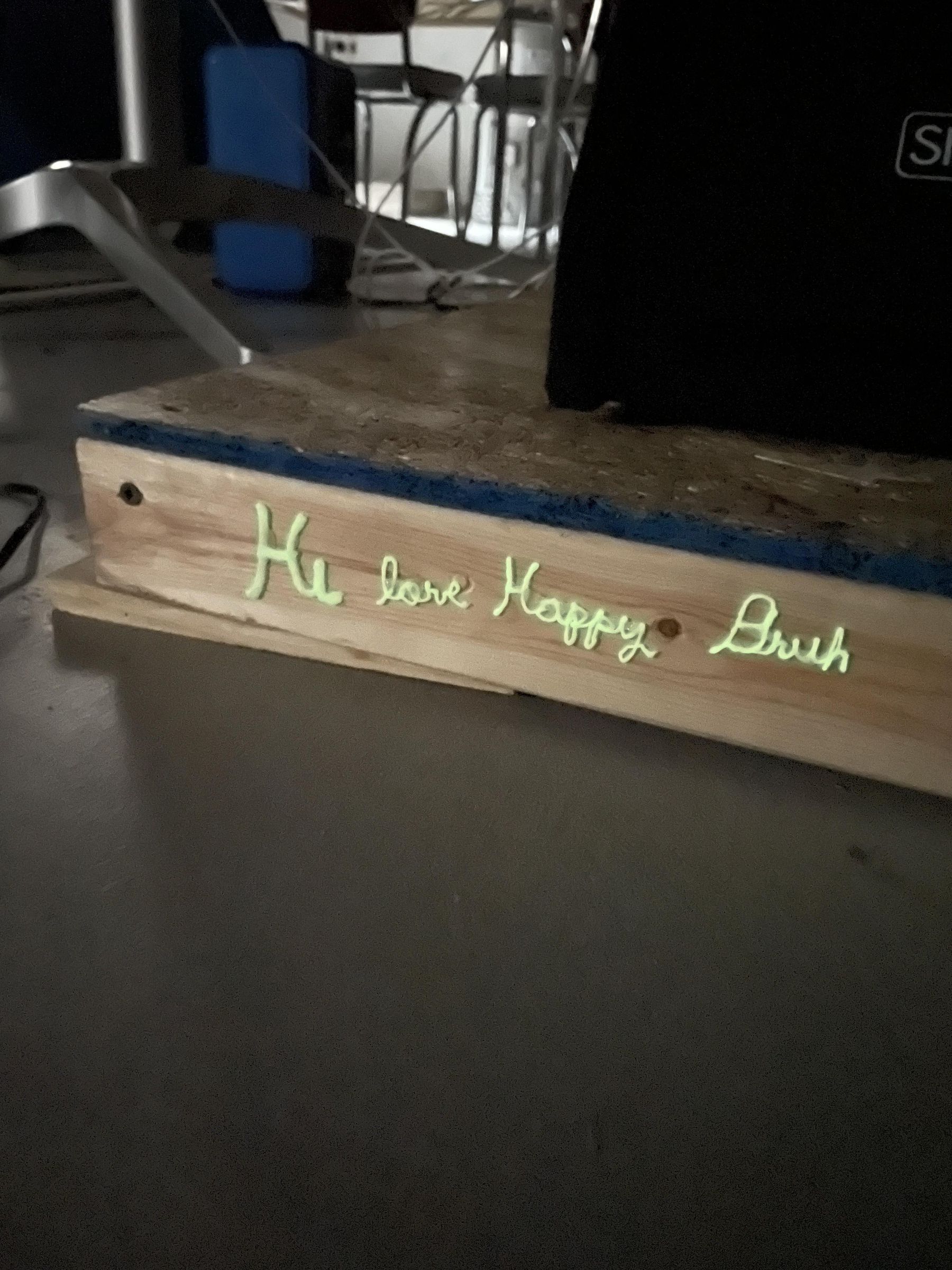 3D Pen Glow in the Dark Words!