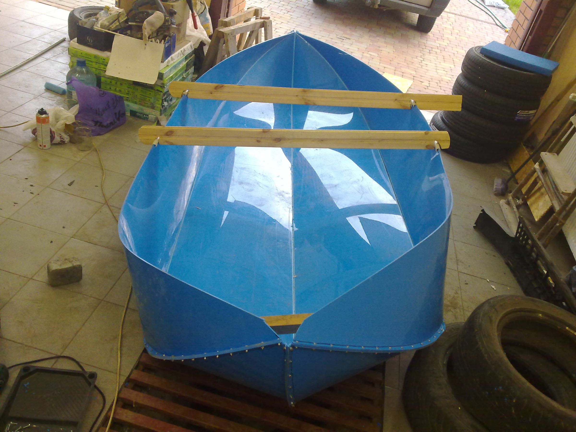 Construction Folding Boats From Polypropylene Sheet : 8 Steps ...