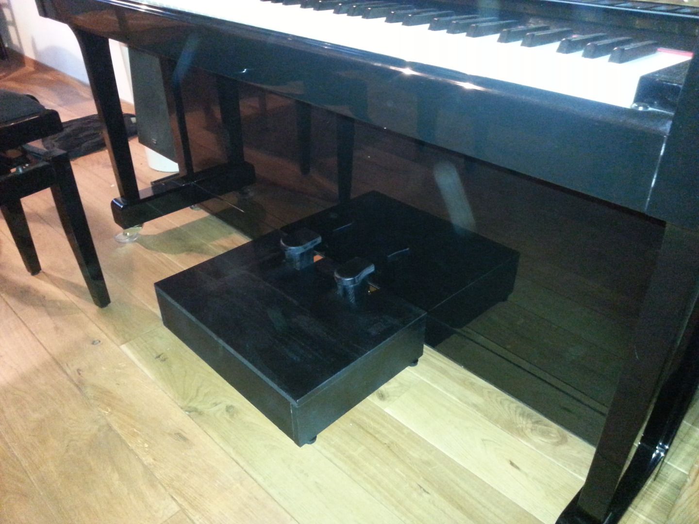 Simple Piano Pedal Extender for Children 9 Steps (with Pictures