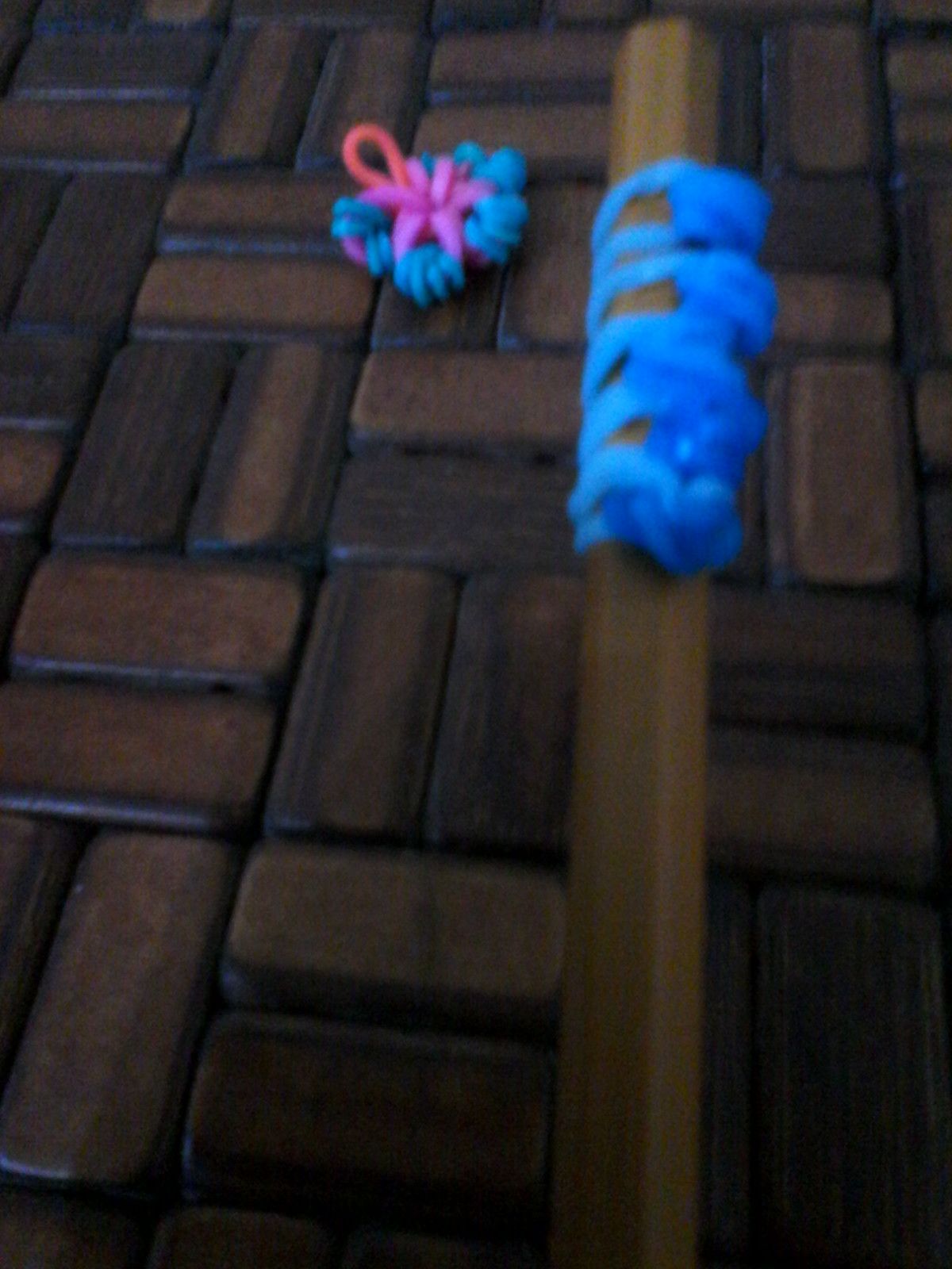 Rainbow Loom Flower Charm 4 Steps Instructables