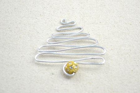 Make a Loop With 1cm Leftover Wire.