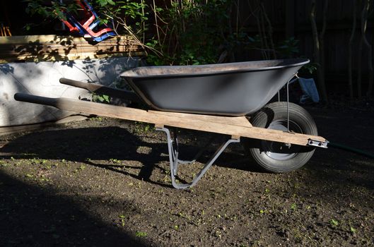Resurrect an Old Wheelbarrow : 5 Steps (with Pictures) - Instructables