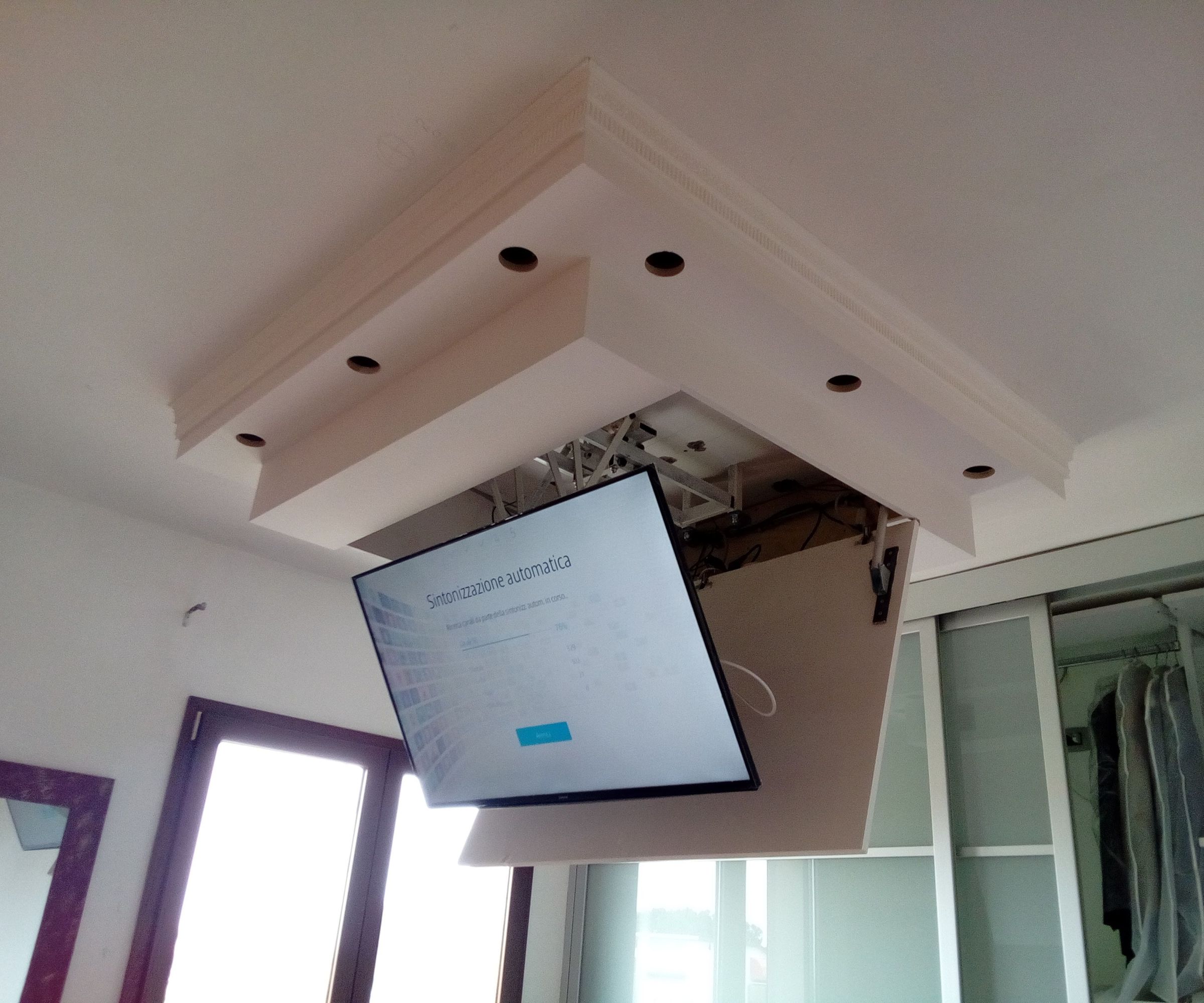 TV LCD 48" Motorized Lift Down Ceiling System