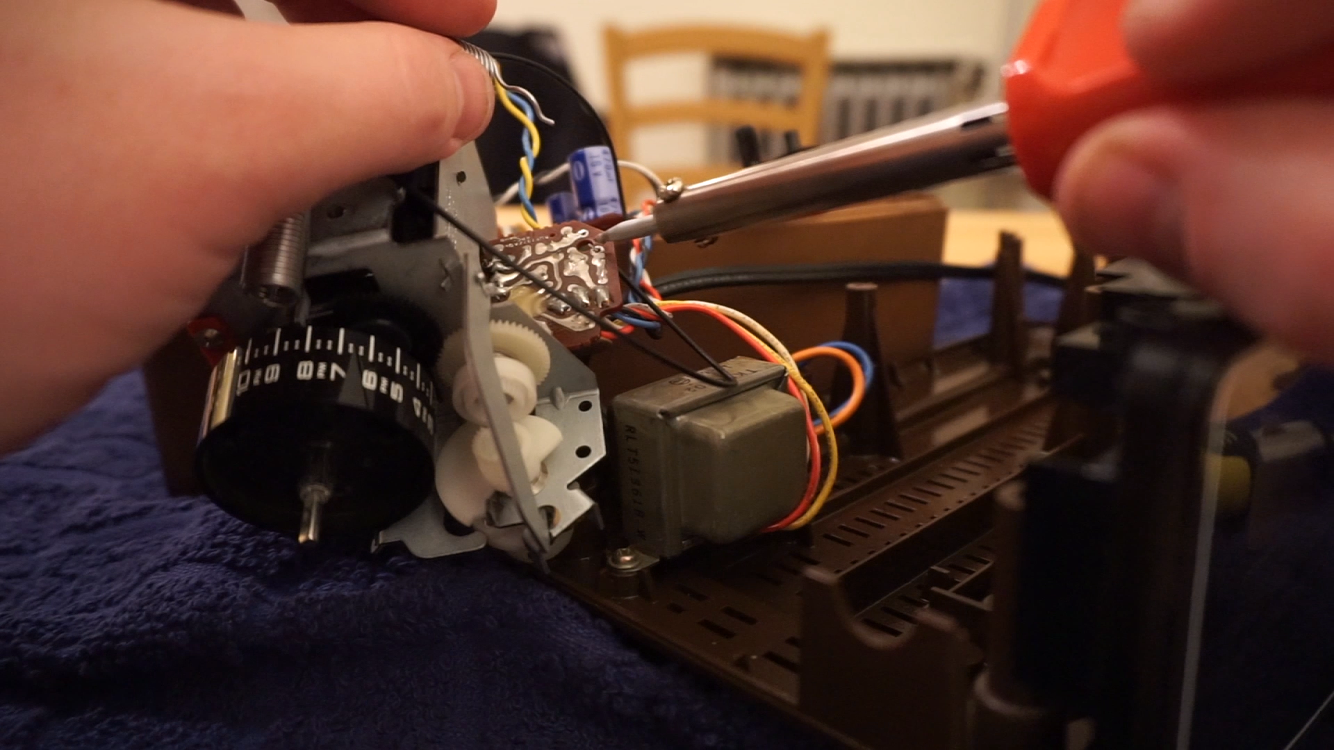 Flip Clock Repair (Panasonic RC6030) 6 Steps (with Pictures