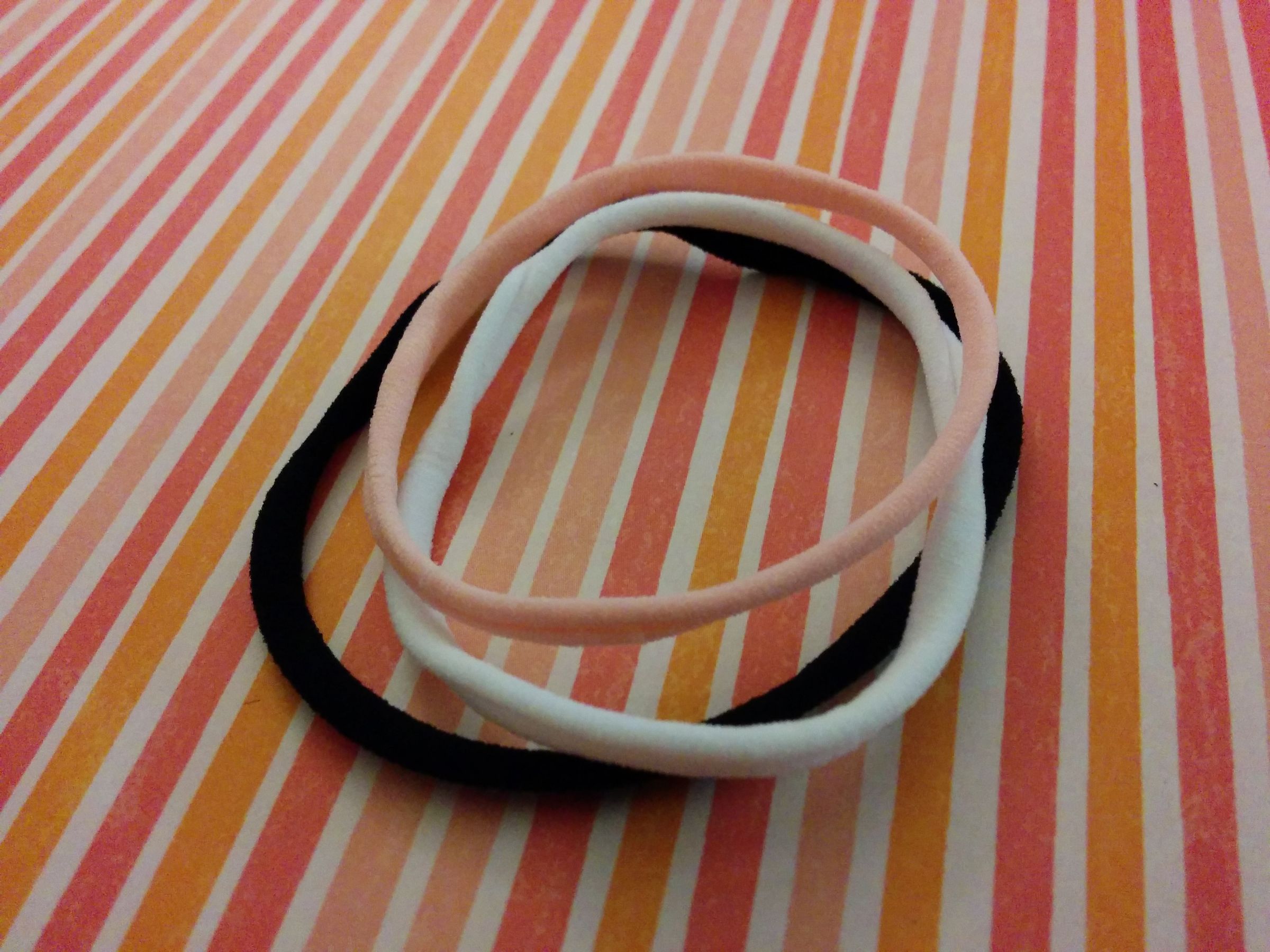 DIY Stretchy Hair Ties Made Out of Tights. 8 Steps (with Pictures