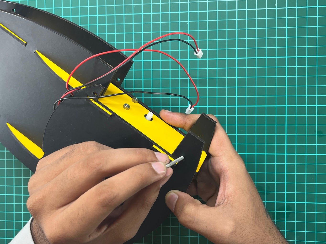 Wireless Hand Gesture Control Car Arduino Based : 14 Steps (with ...