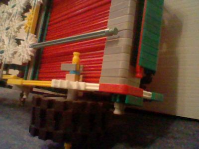 Knex Car With Large Trunk Space Crash Test.