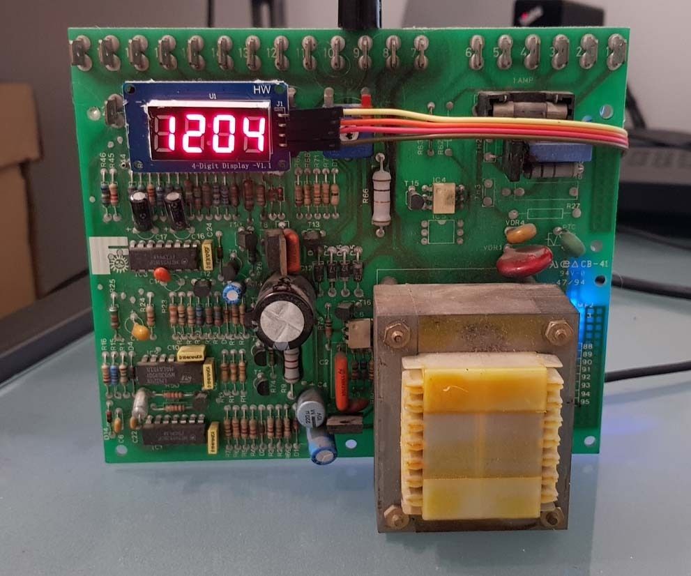 Cyberpunk Autoadjust Desk Clock