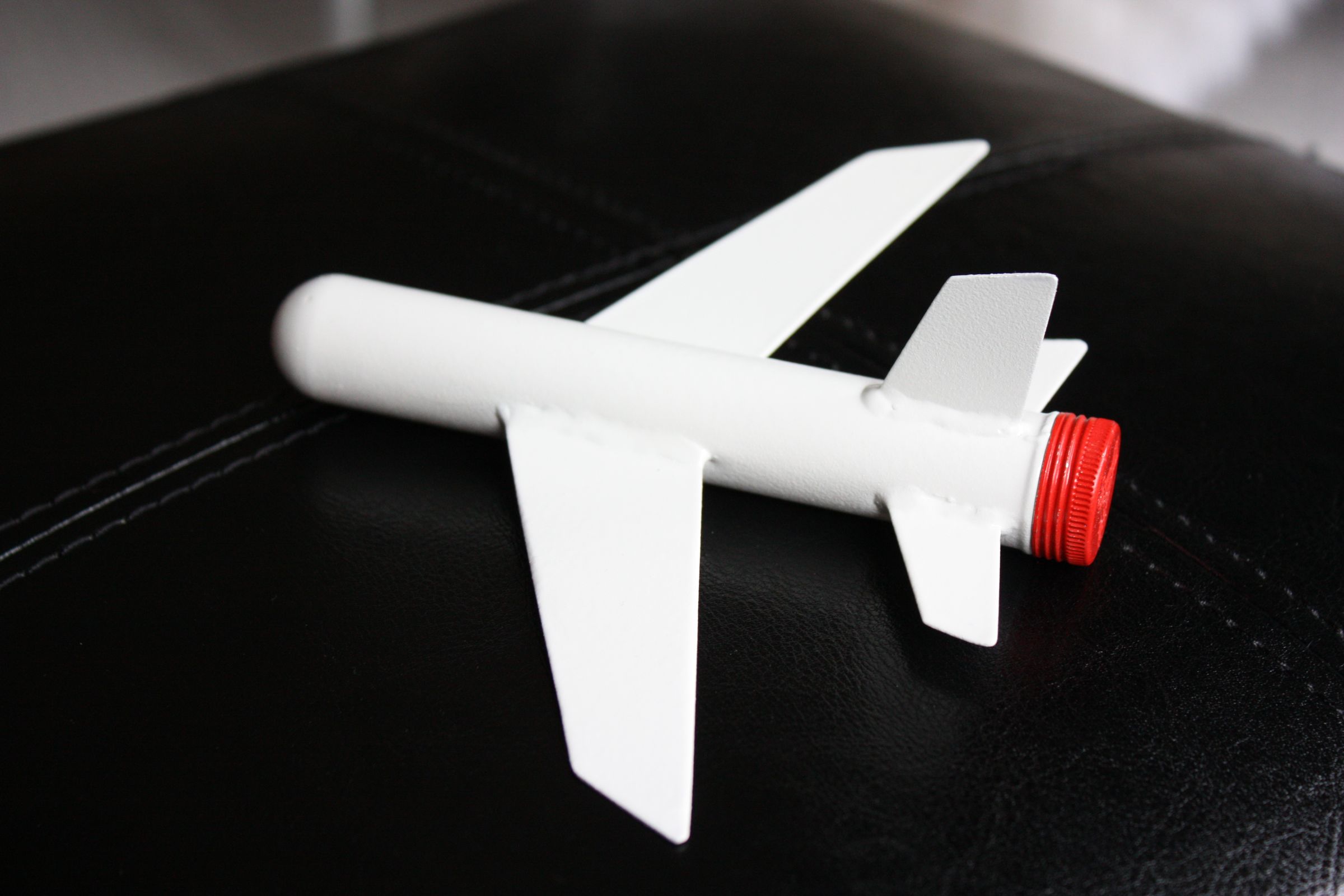 How to Make an Airplane Ornament Using a Cigar Tube