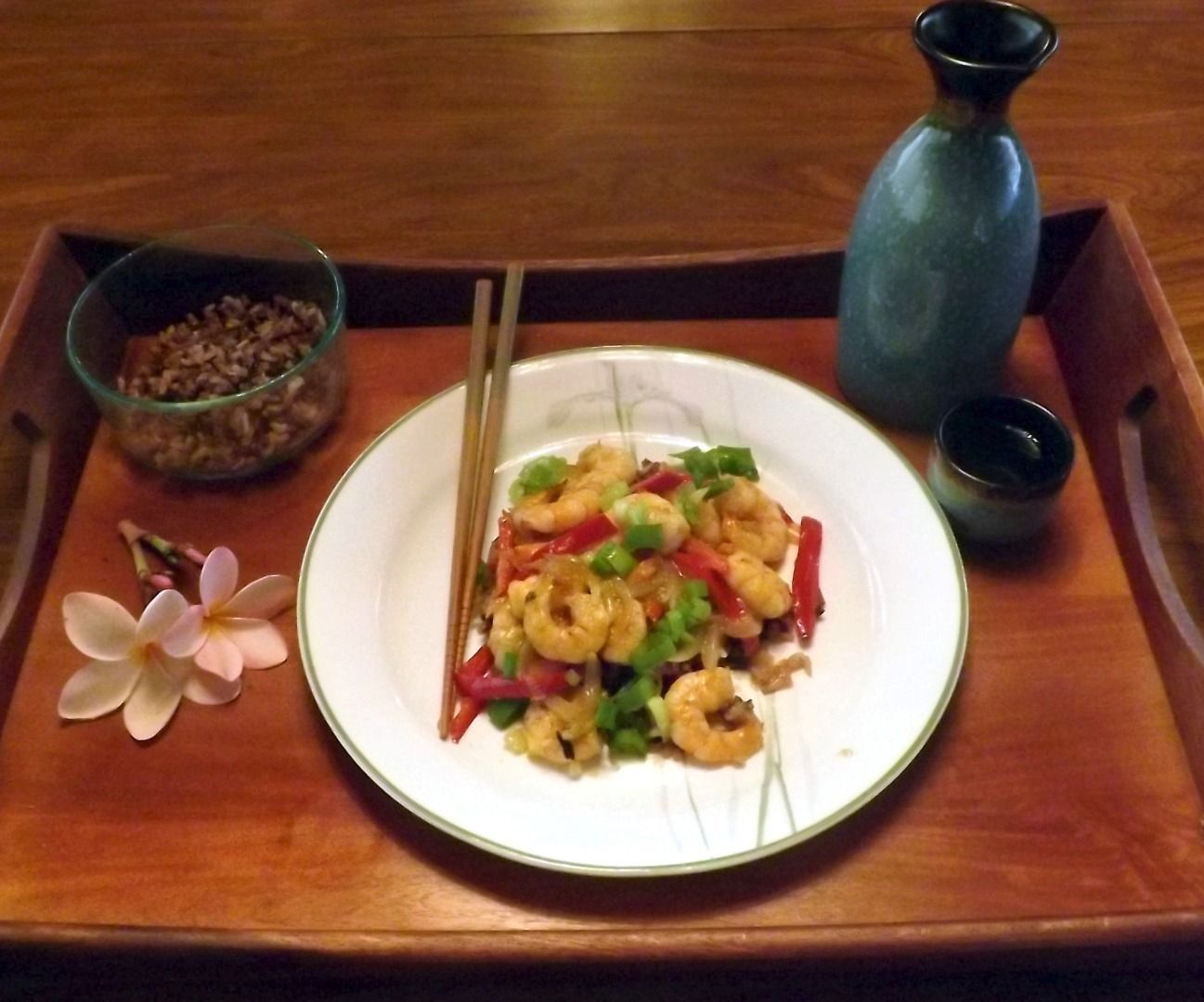 STIR-FRY SHRIMP WITH GREEN ONIONS & RED CHILIES