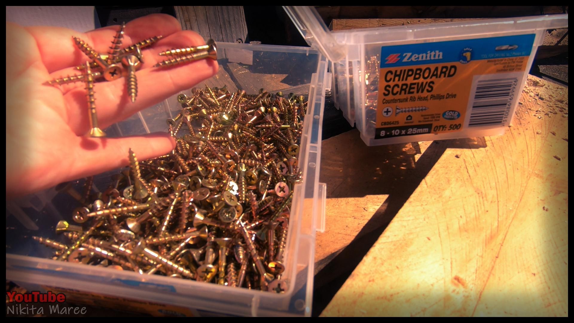 how do you build a dog kennel