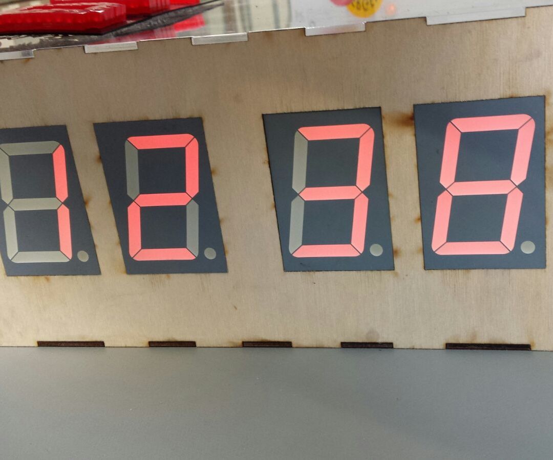 Arduino Real Time Clock met vier grote 7-segment Displays