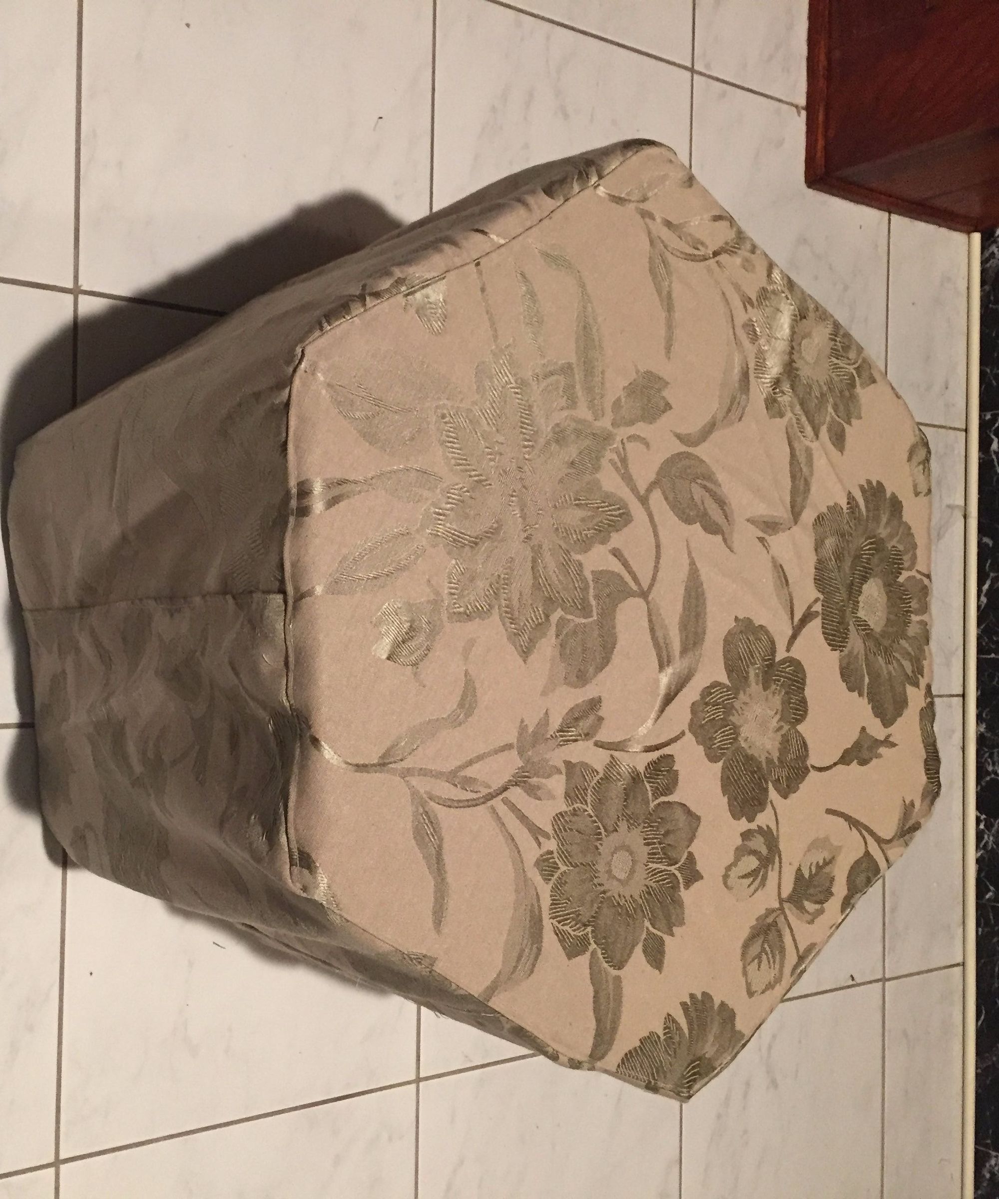 PLASTIC BOTTLE CHAIR