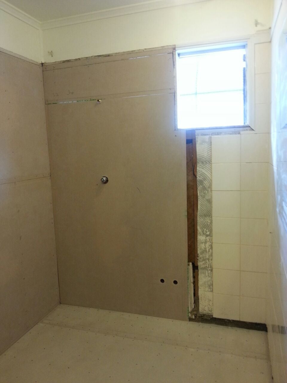 WALL AND ROOF FIXING