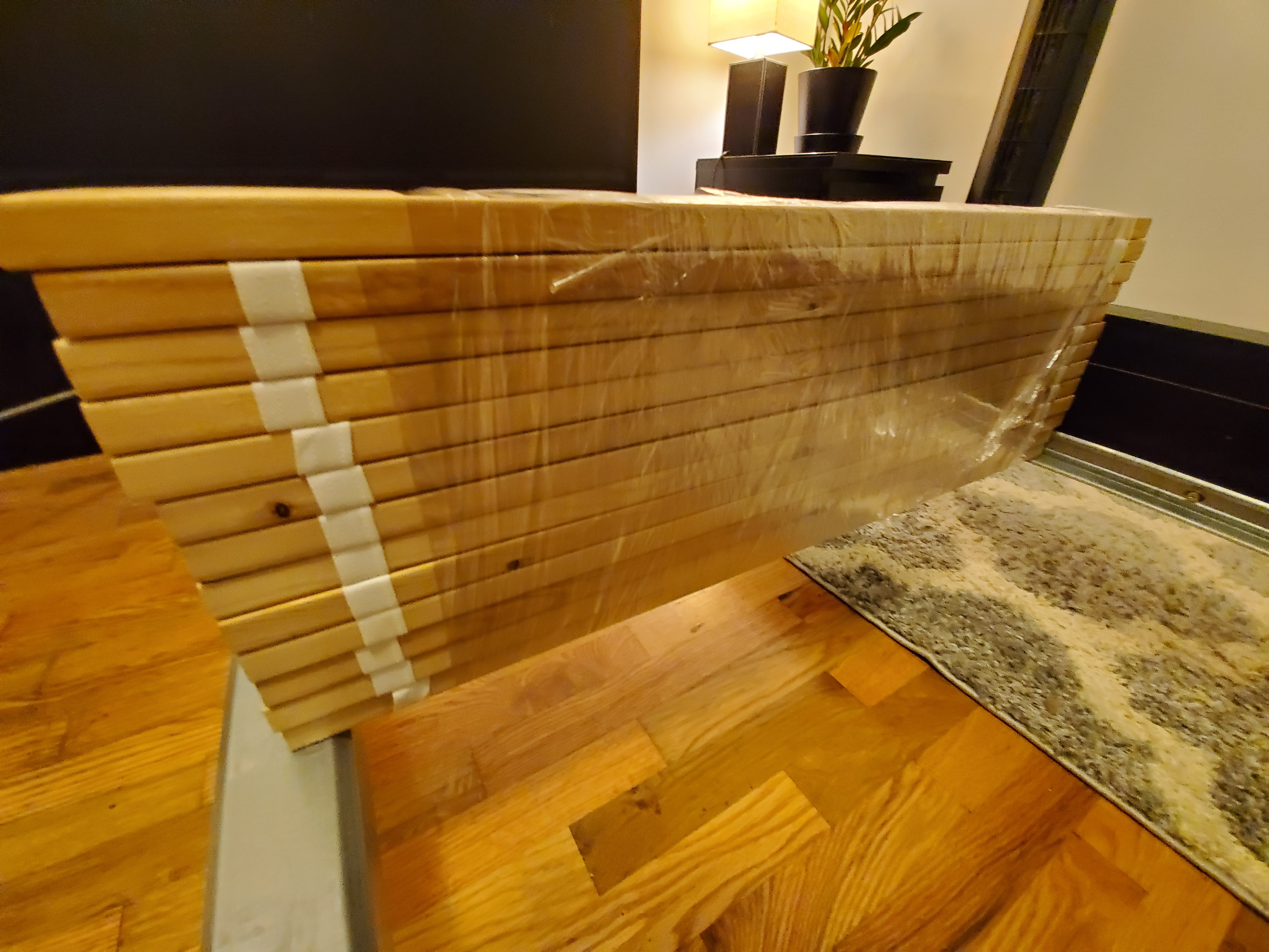 Move Your Bed Slats (The Easy Way) 4 Steps (with Pictures