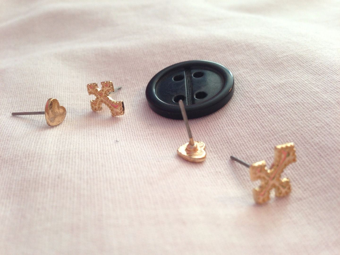 How to Keep Your Earrings Together When Traveling 3 Steps (with