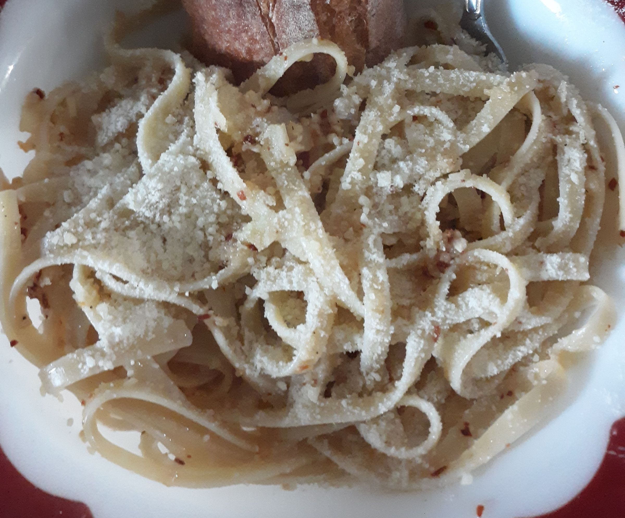 Pasta in Oil With Any Vegetable You Like