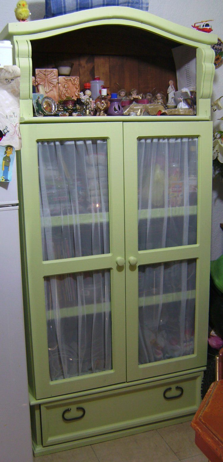 How to transform a bookcase to a cupboard / como transformar un librero en un armario