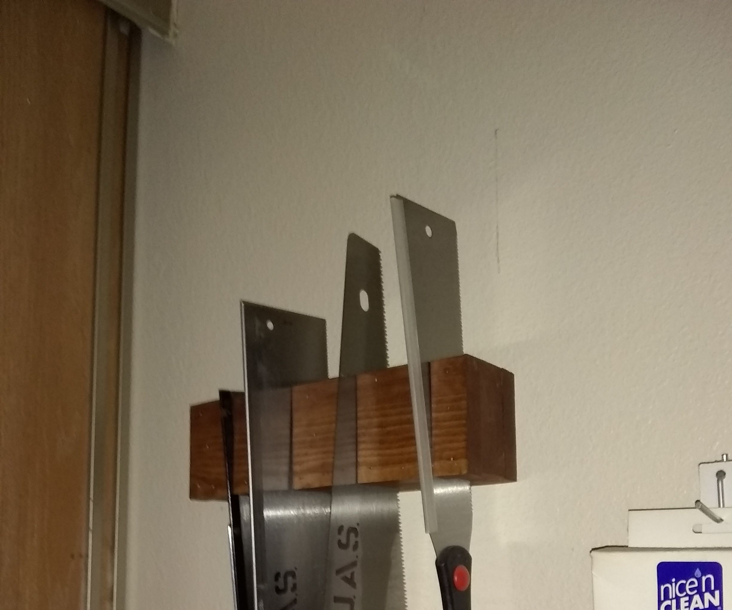 Easy Saw Rack From Scrap!