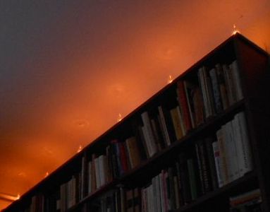 Live Coals on the Top of the Bookshelf - an Easy Mood Lamp