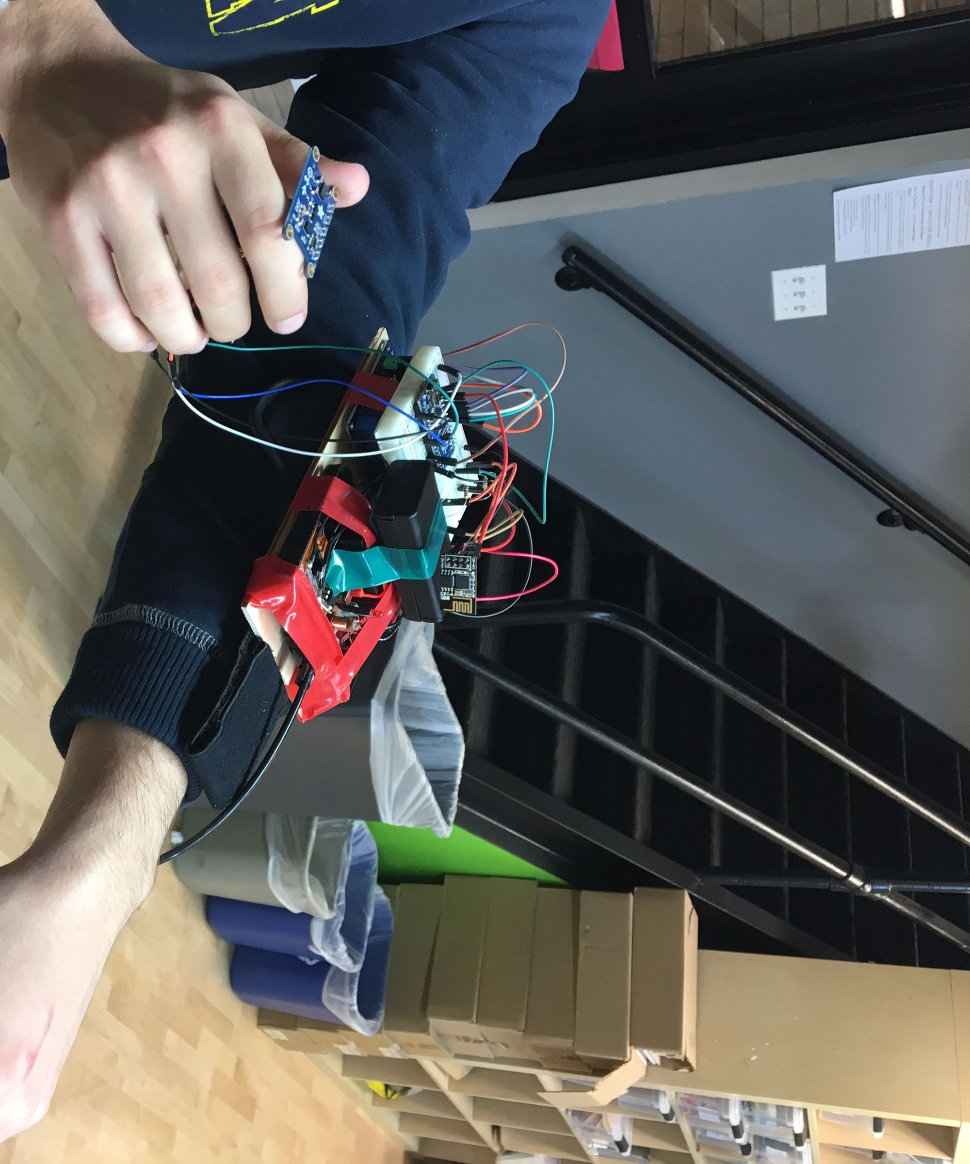 Hand and Phone Controlled RC Car