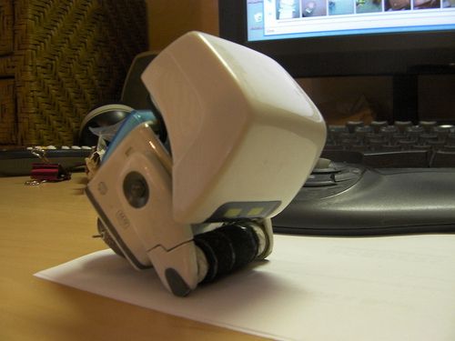 DIY PIXAR: M-O (Microbe Obliterator) Cleaner Bot