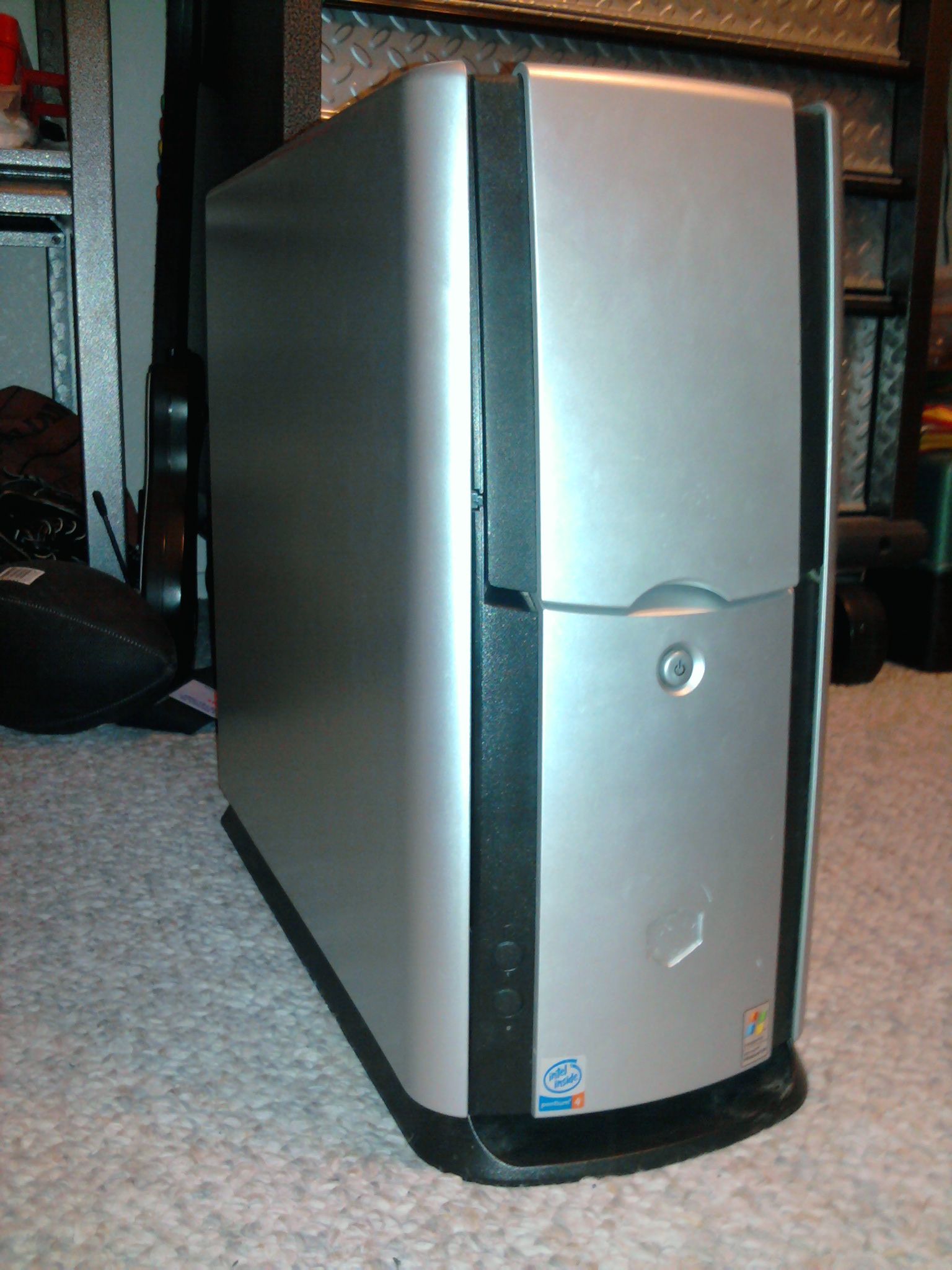 Spruce up your old computer with paint!!!