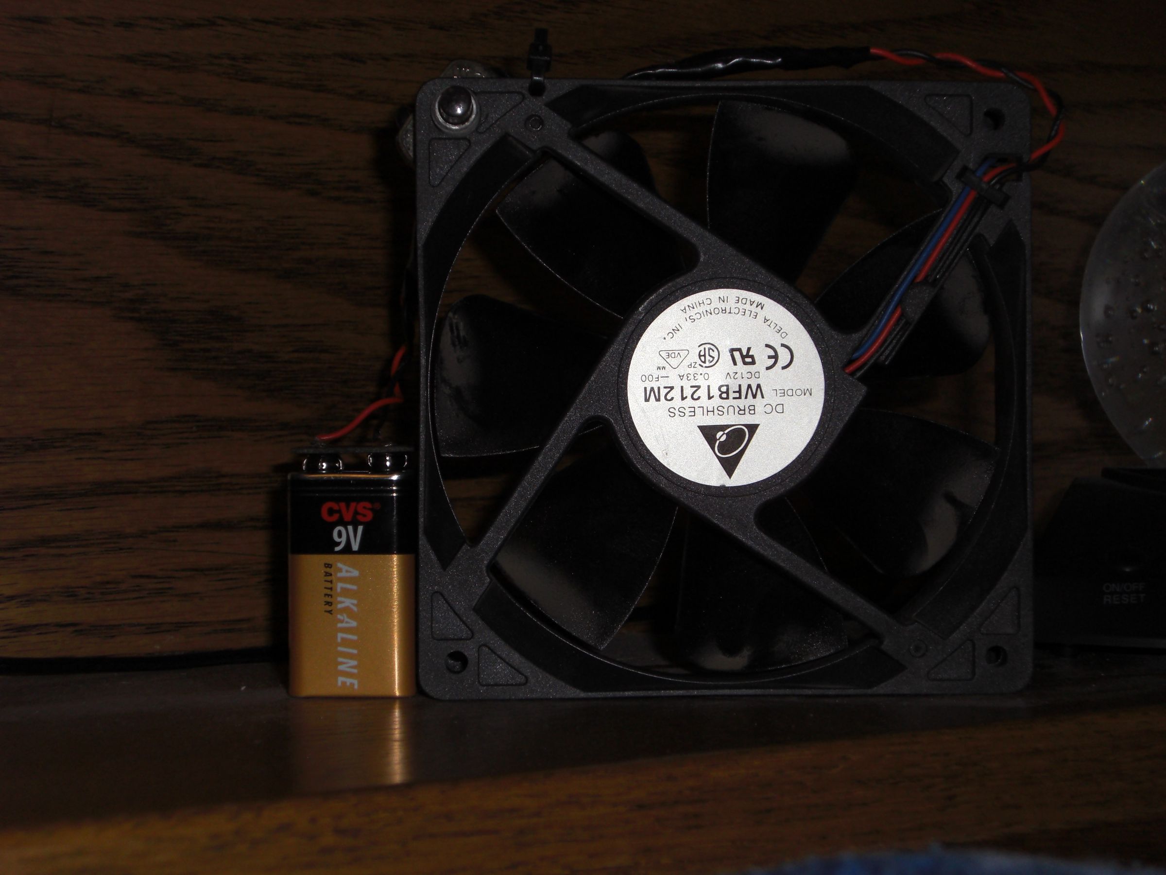 Super easy battery powerd computer fan