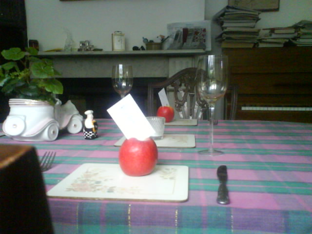 Apple Name Places for the Dining Table