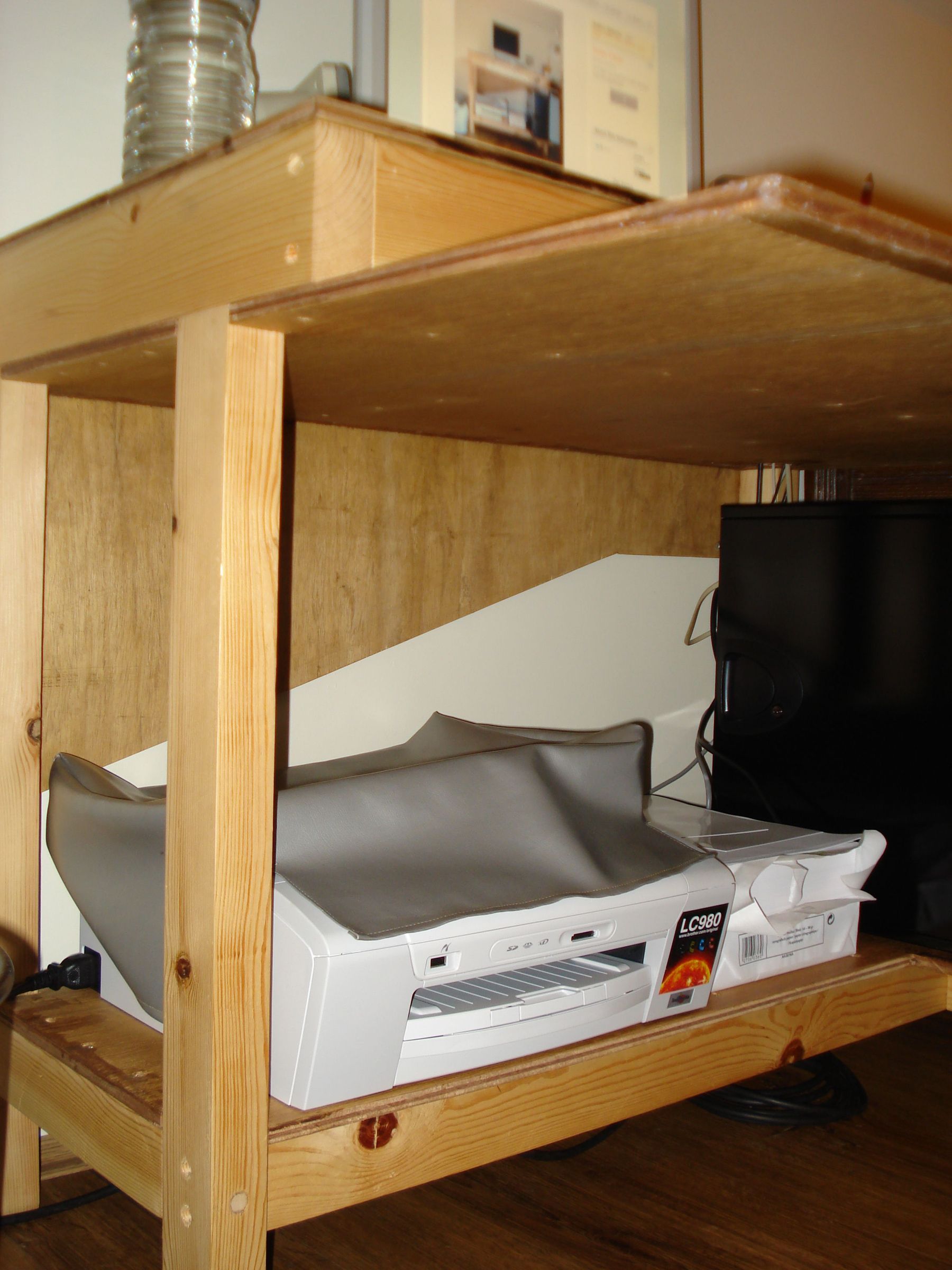 Simple Computer Table With Storage : 4 Steps - Instructables