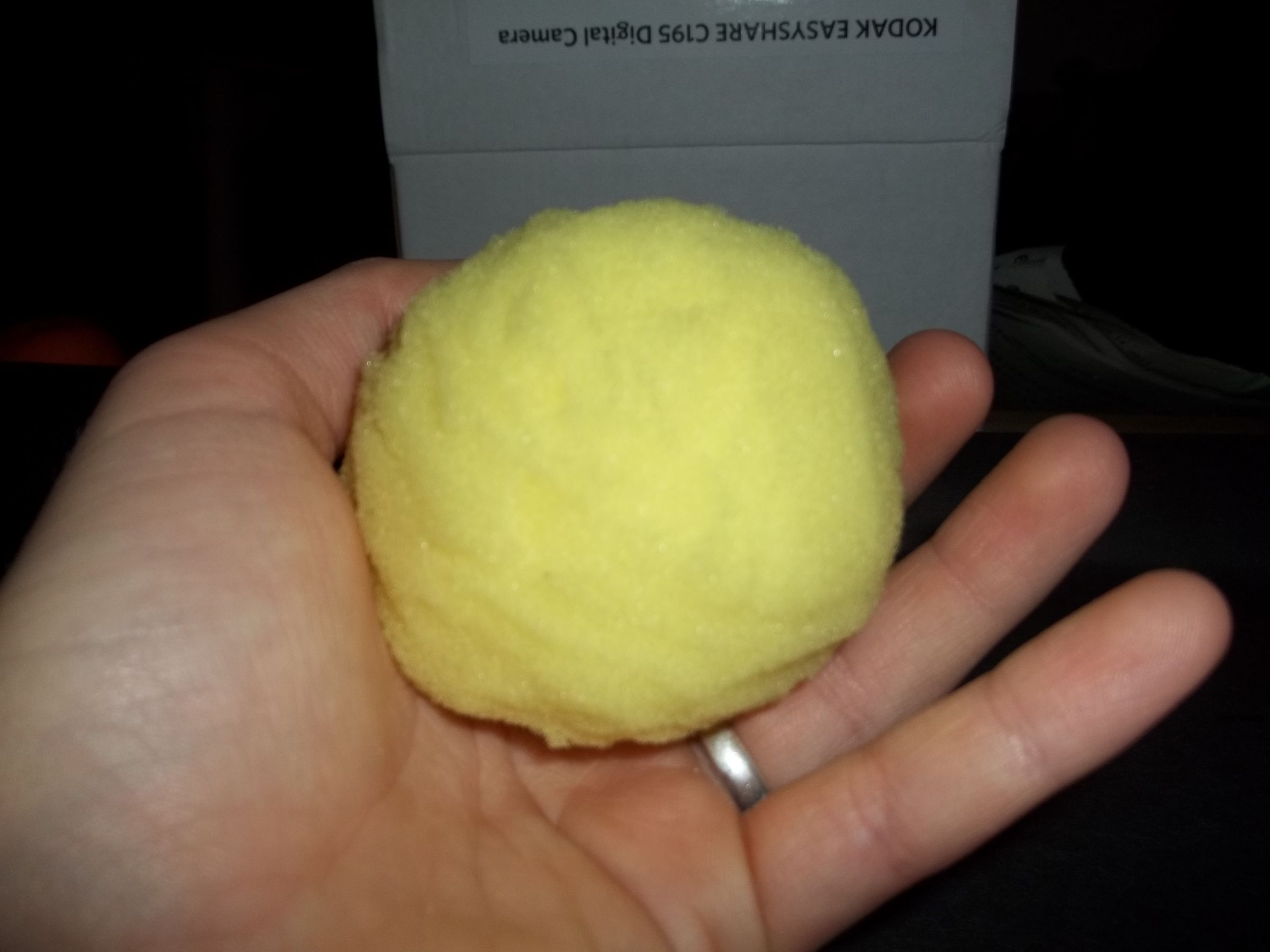 Turn a Cleaning Sponge Into a Stunning Magic Trick! 6 Steps (with