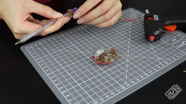 Wirelessly Powered LED