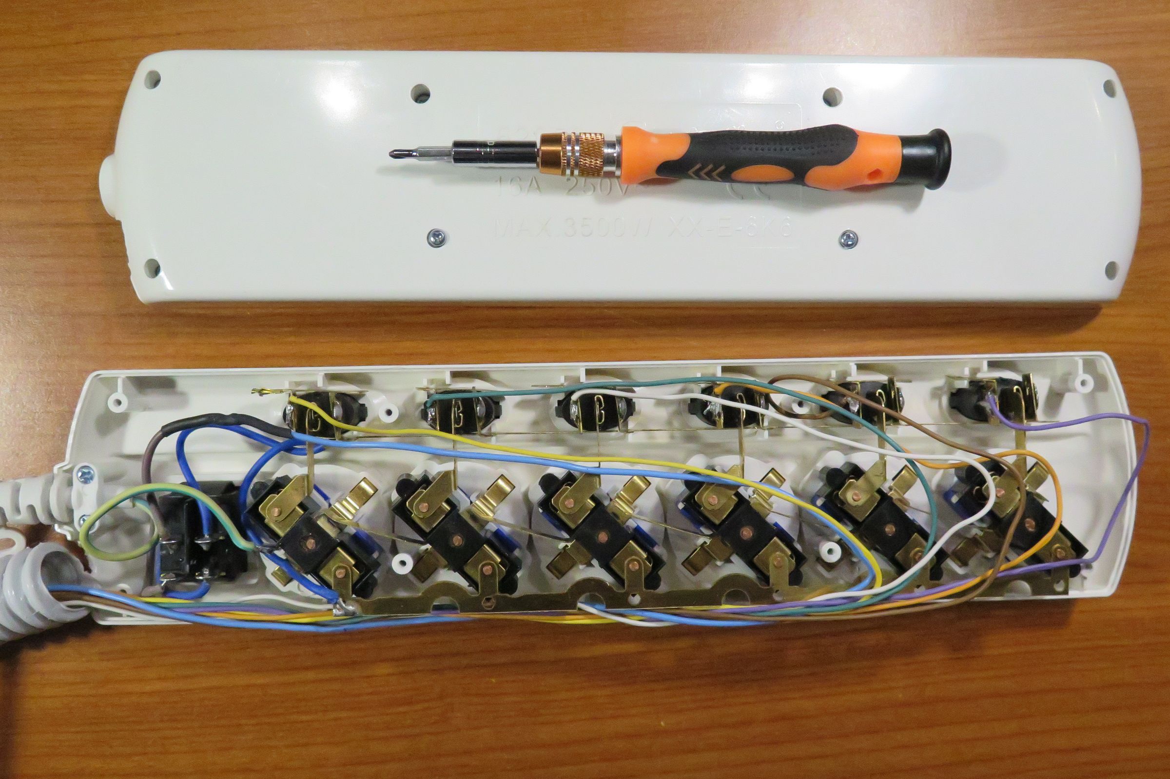 6CH Smart Power Strip With Wemos D1 Mini and Blynk 5 Steps