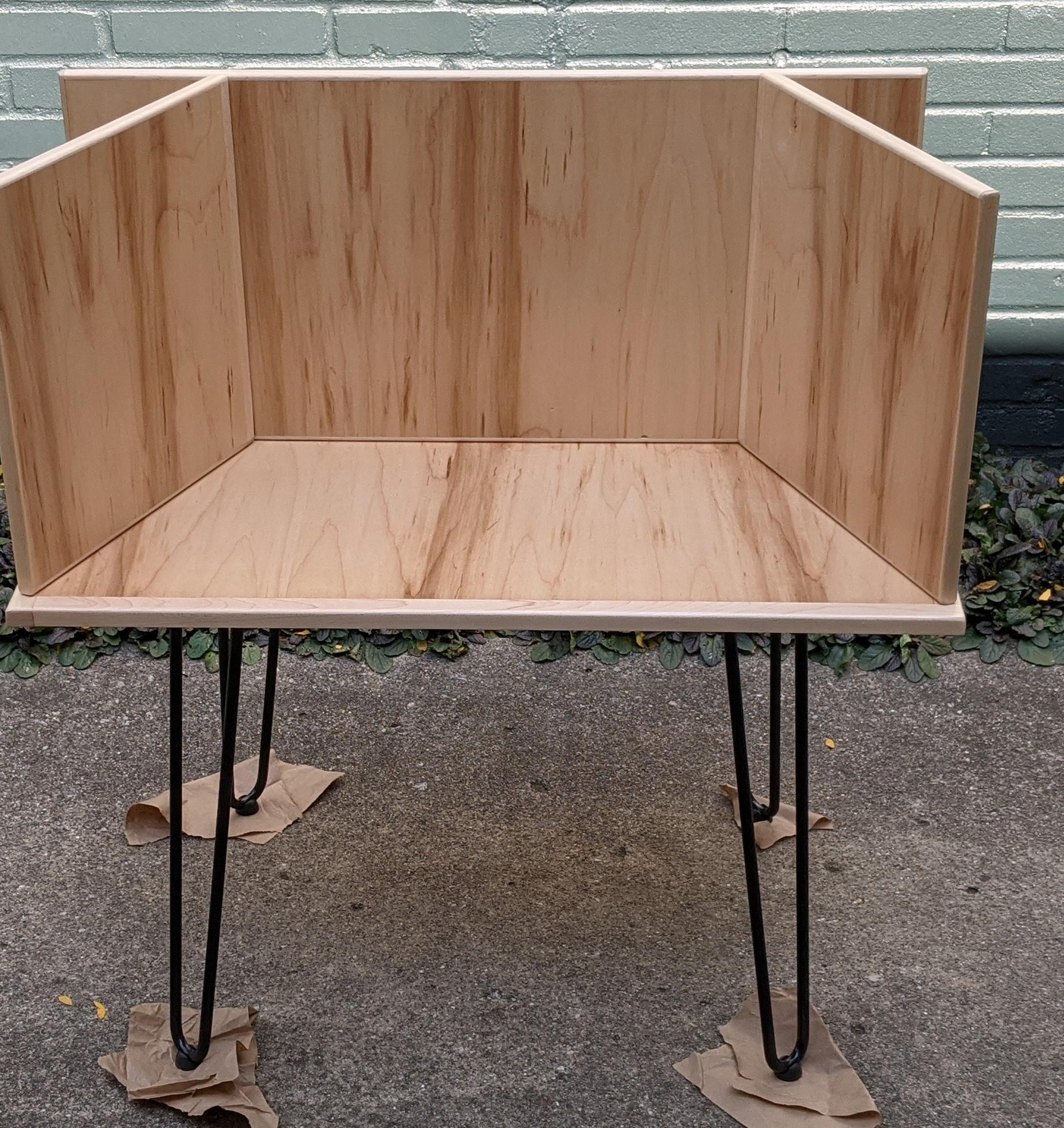 Kids Desk With Partitions