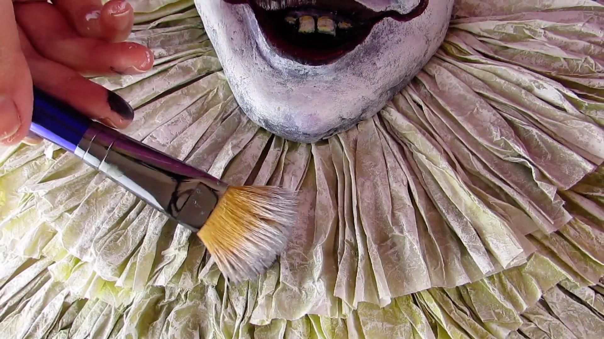 IT Pennywise Paper Mache Wall Decor 5 Steps (with Pictures
