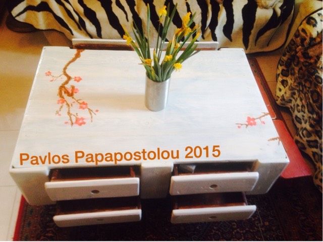 Palette Coffee Table With Drawers 