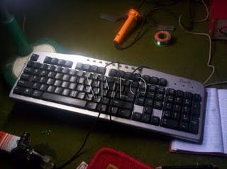 Makes a Simple PC Joystick From Chip Keyboard Used