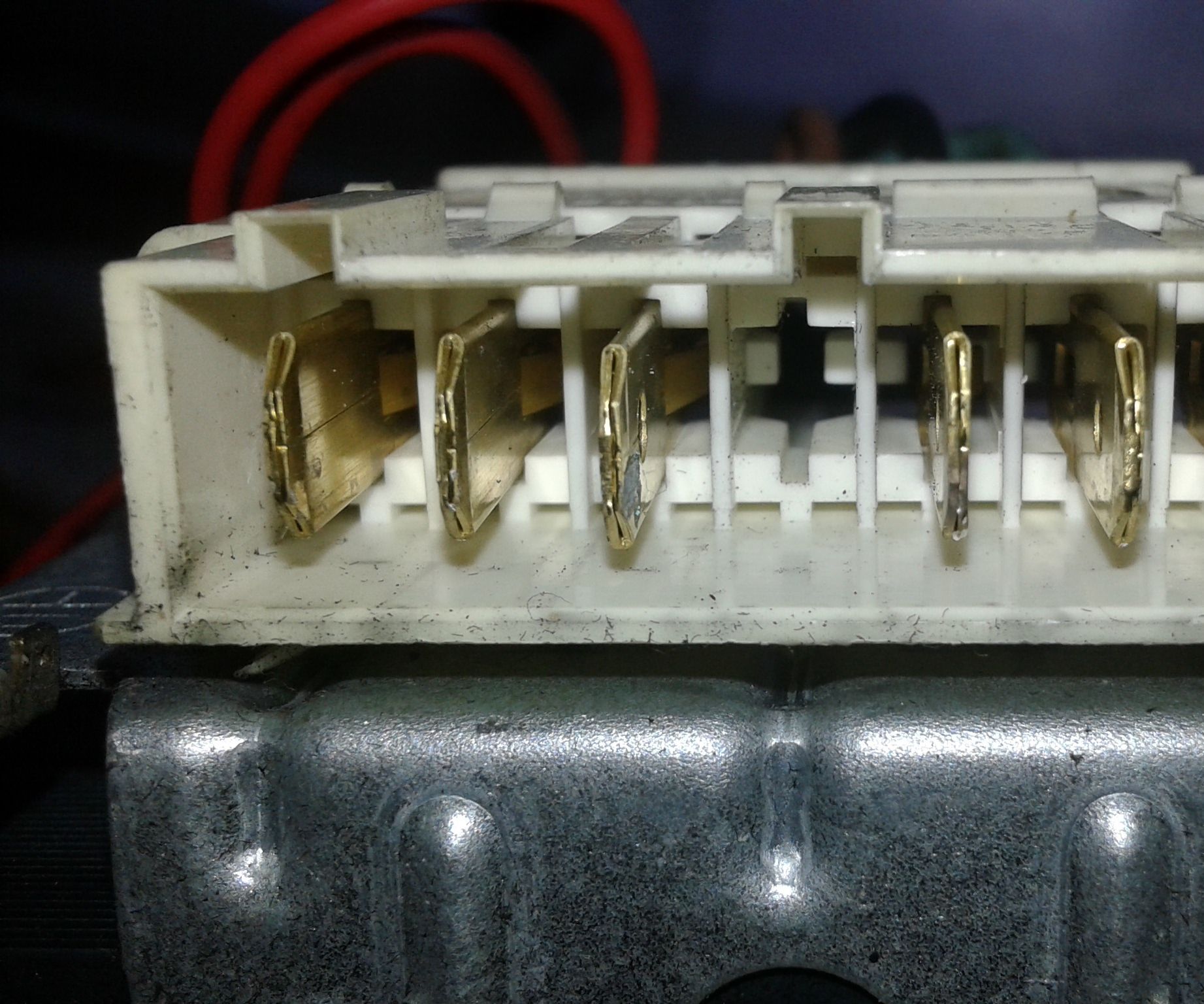 How to Find the Pins of a Washing Machine Motor