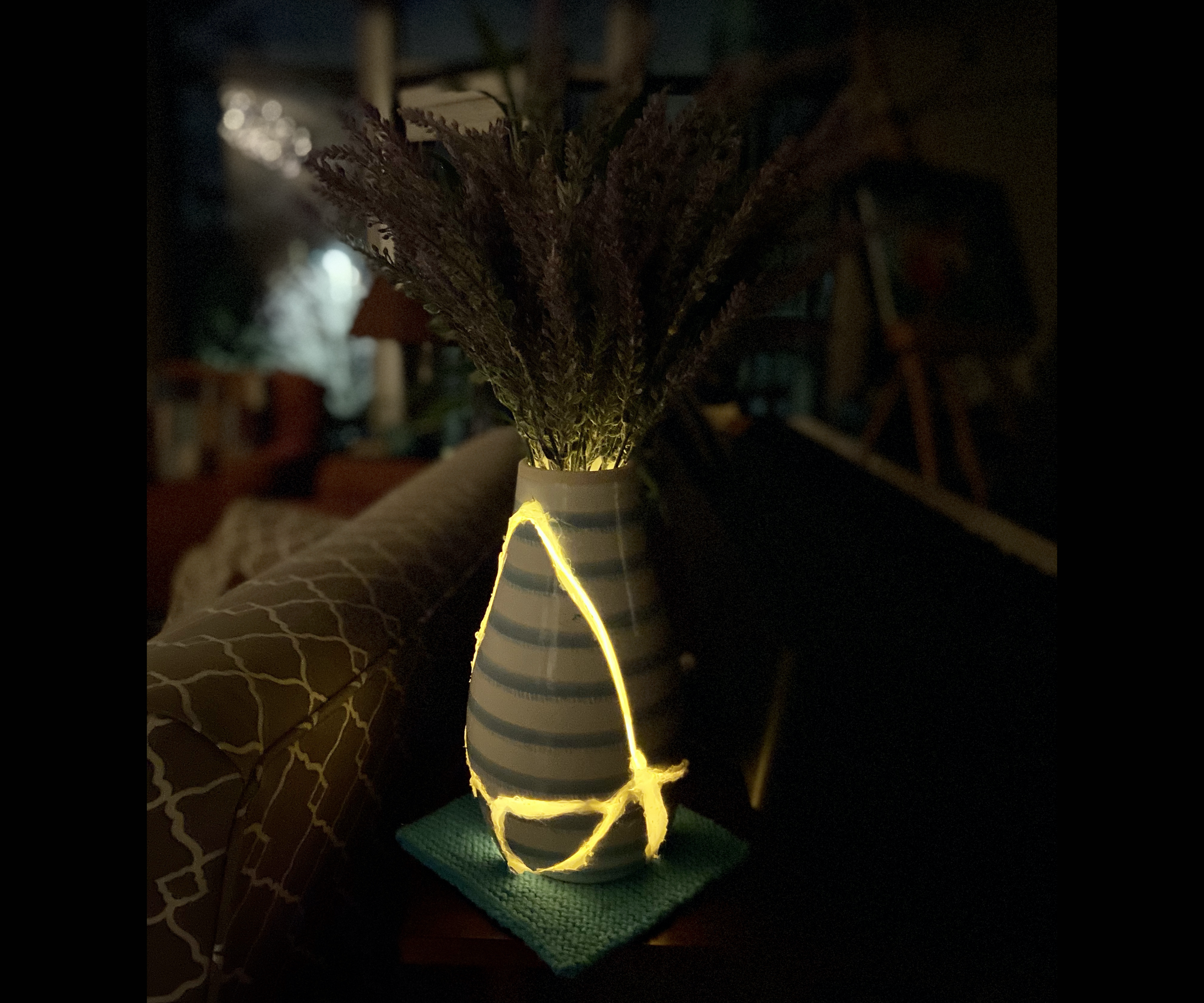 Restoring a Broken Vase With Kintsugi