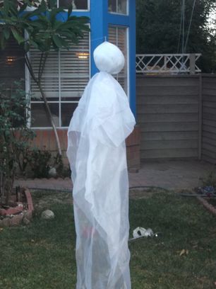 Dancing Haloween Ghosts (using Lego Mindstorms)