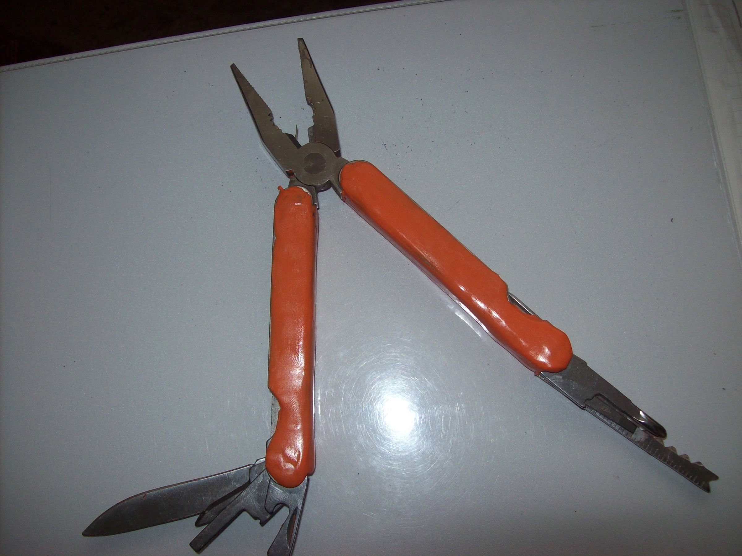 HACK YOUR MULTITOOL WITH SUGRU. Instructables