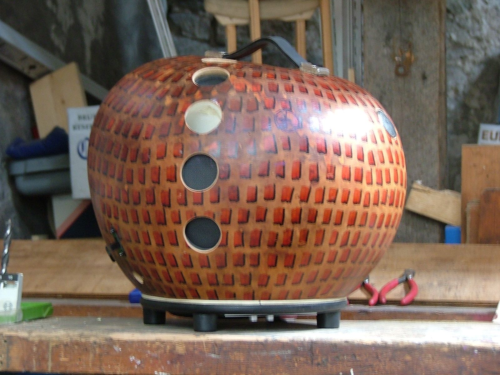 Gourd Amplifier (for acoustic bass guitar)