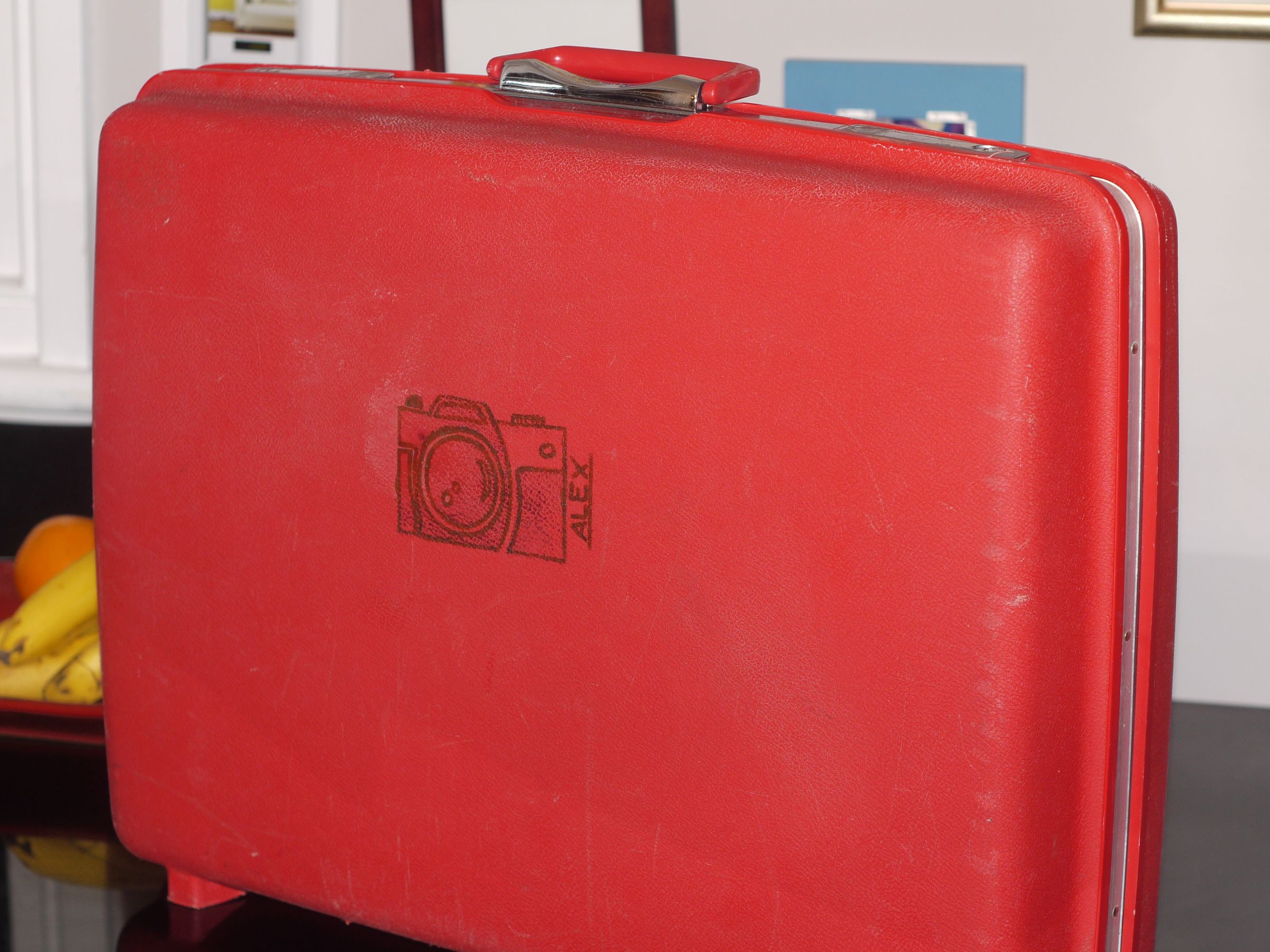 Make a Camera Hard Case Out of Recycled Materials!