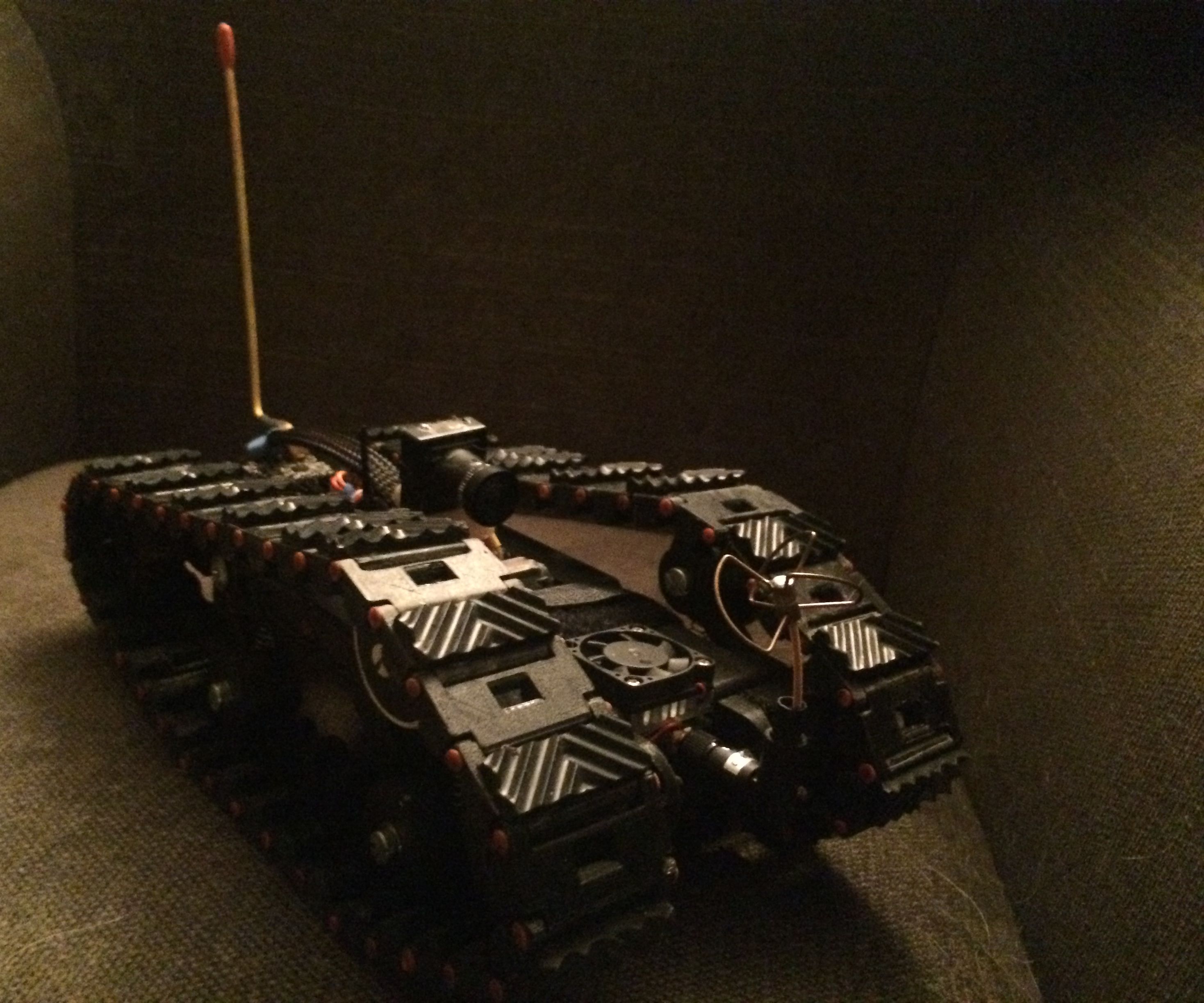 3D Printed Servo Driven Tracked Rover W/suspensions (self Tightning Belts)