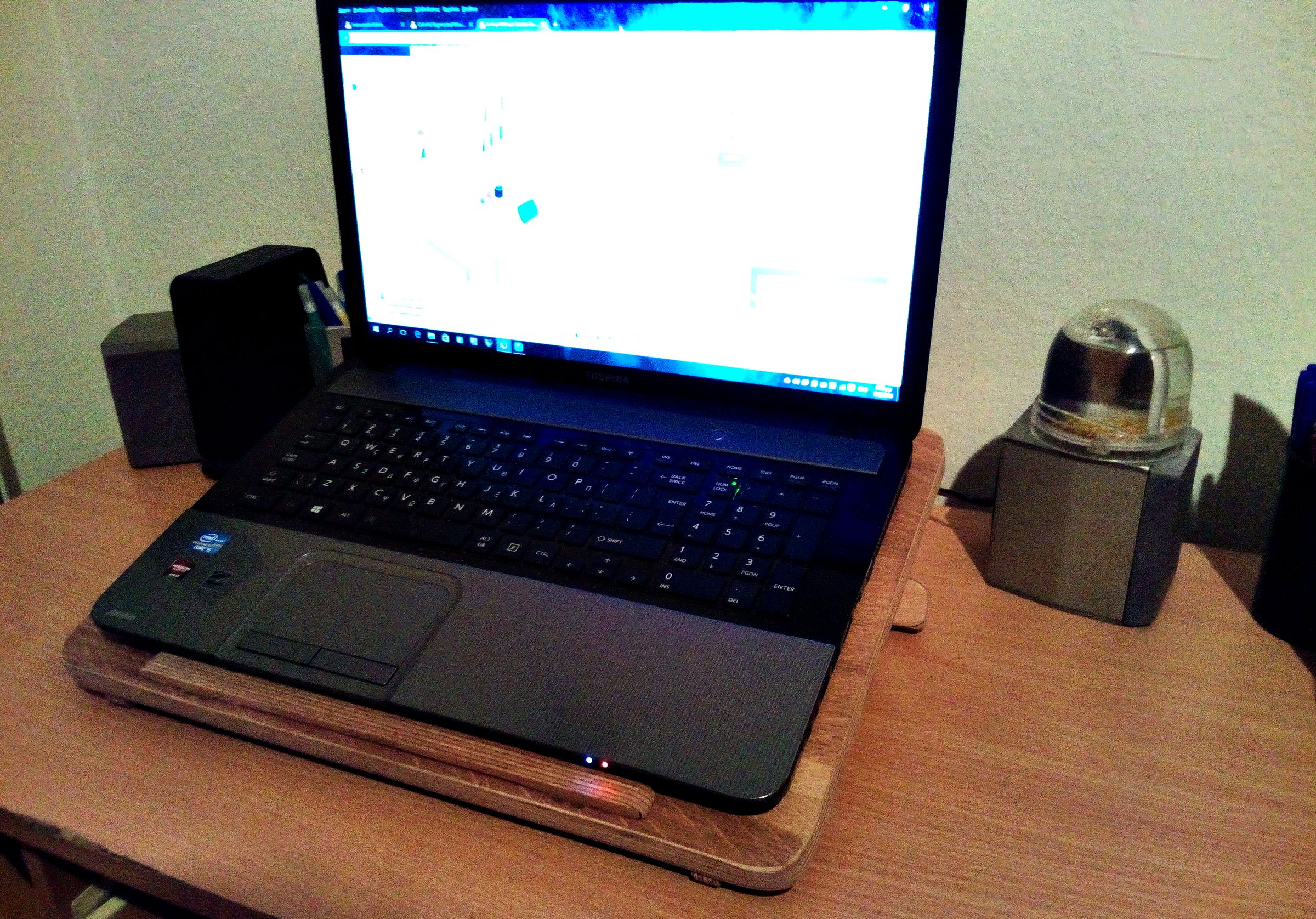 Plywood Laptop Stand 4 Steps Instructables