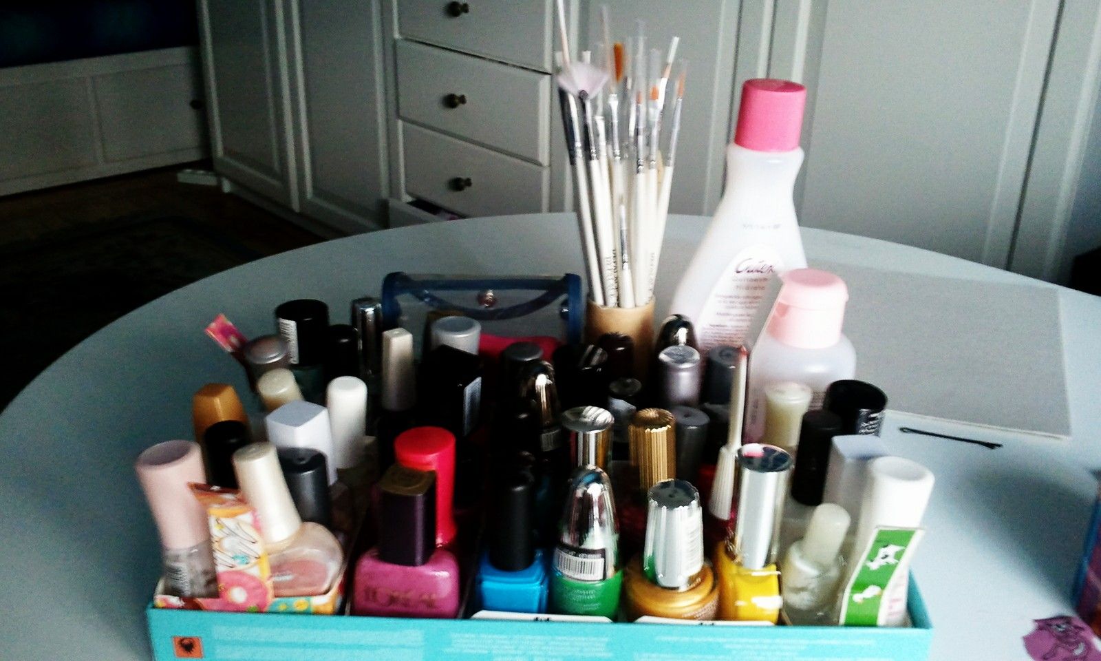 Build Your Very Own Nail Polish Holder!